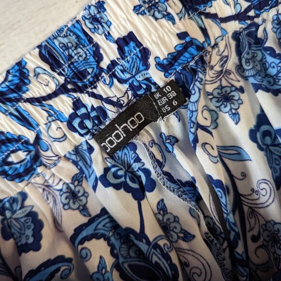 Boohoo Blue and White Paisley Split Opening Pants Sz 6 - Picture 2 of 5